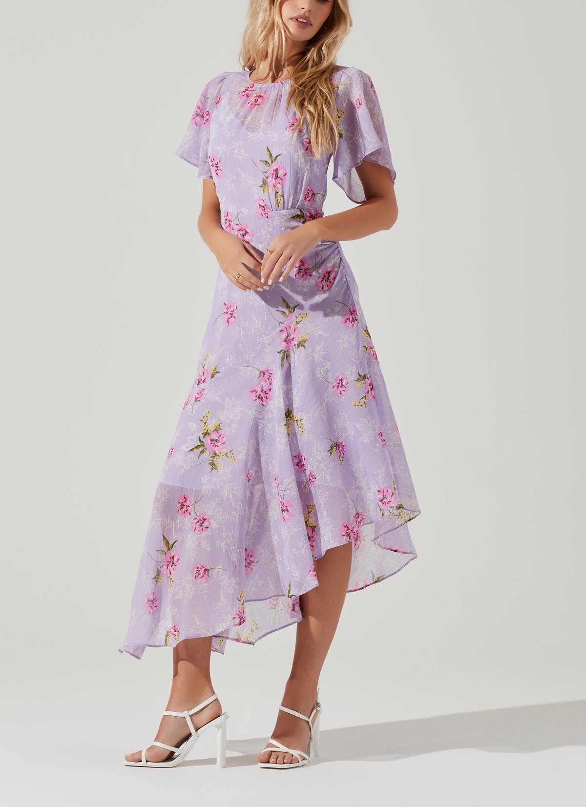 Feminine Floral Dresses for a Summer Wedding: ASTR the Label Review -  Styled by Science